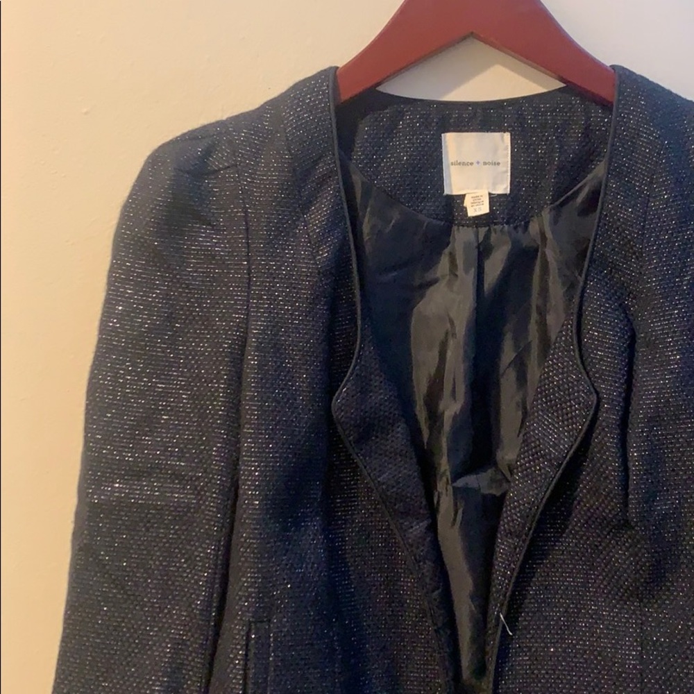 3/4 sleeve blazer with metallic detail